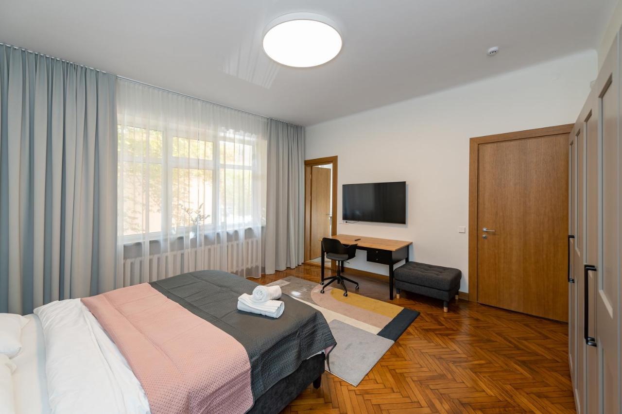 Downtown 4Bd Master Apartment By Hostlovers Kaunas Ngoại thất bức ảnh