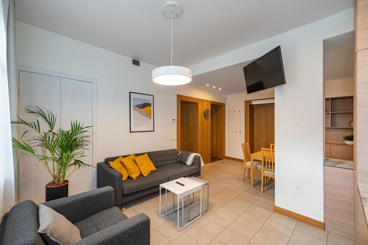 Downtown 4Bd Master Apartment By Hostlovers Kaunas Ngoại thất bức ảnh